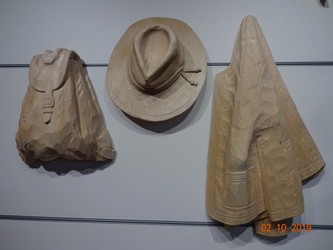 Garderobe aus Lindenholz.JPG