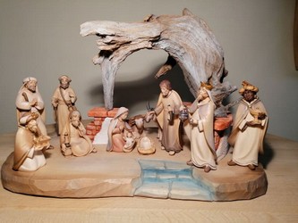 Krippe Coloriert Figuren ca. 20cm.jpg
