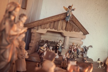 holzbildhauer_stefan_kaeser_niederndorferberg_figuren (1).jpg